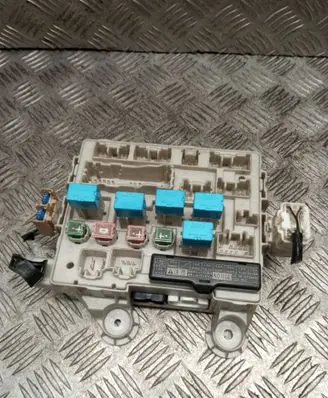 Toyota Previa (XR30, XR40) II Fuse box set 8922128150
