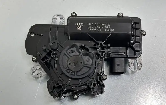 Volkswagen PASSAT B8 Tailgate/trunk/boot lift motor 3G0827887A