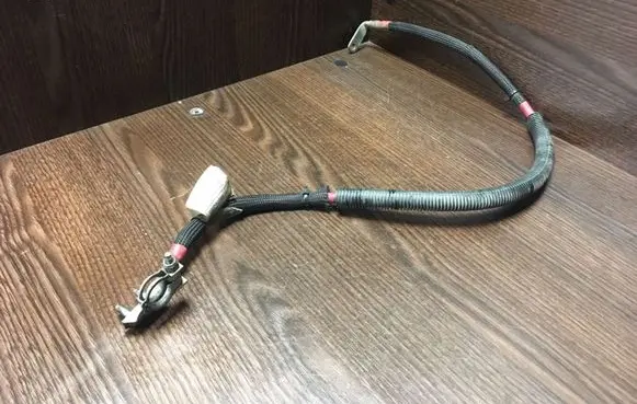Positive cable (battery)