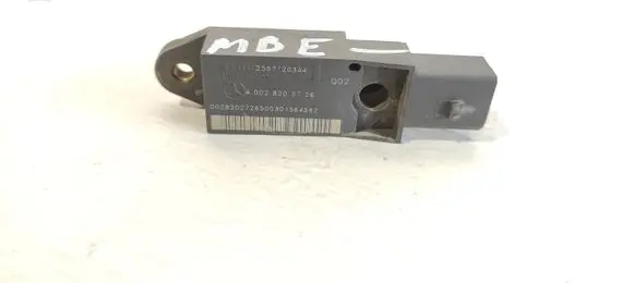 Mercedes-Benz E W211 Airbag deployment crash/impact sensor 25571203A4 A0028202726
