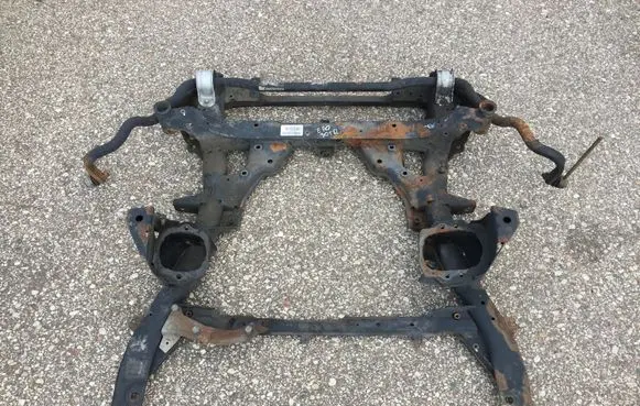 BMW X5 E70 Front subframe 677268103 6772681