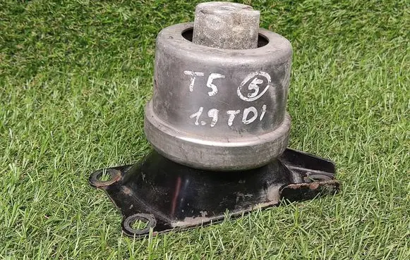 Volkswagen Transporter - Caravelle T5 Engine mount bracket 2102116