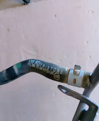 Volkswagen Tiguan Engine coolant pipe/hose 06K121075BA