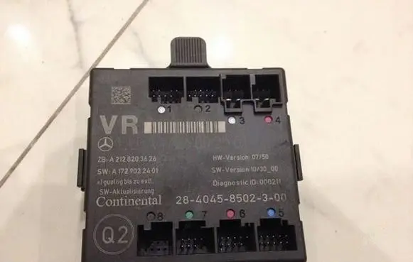 Mercedes-Benz SLK R172 Door control unit/module A1729002501