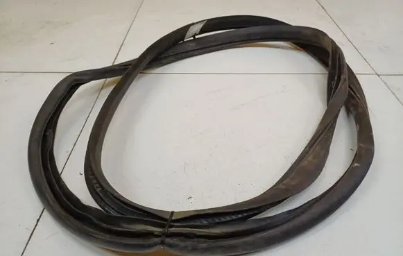 Mercedes-Benz B W245 Rubber seal front coupe door