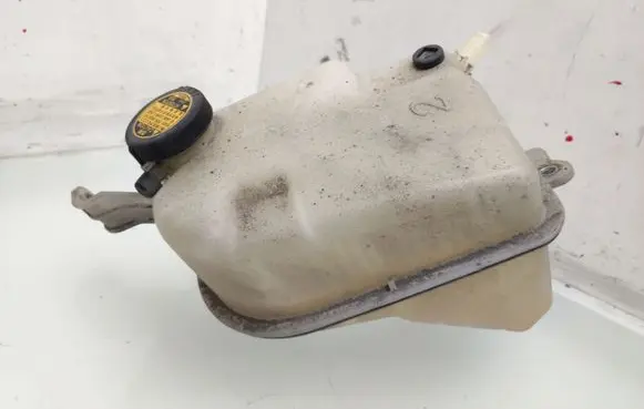 Toyota Auris 150 Coolant expansion tank/reservoir 1648026030