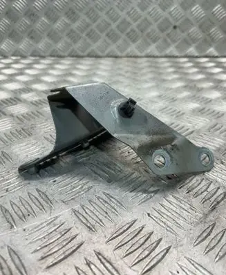 Audi A7 S7 4G Fender mounting bracket 4G8821135D