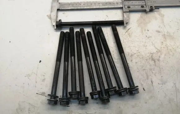 Renault Master II Cylinder head bolts 