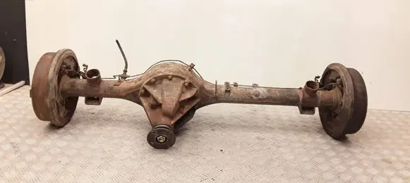 Toyota Land Cruiser (BJ70) Rear axle beam 