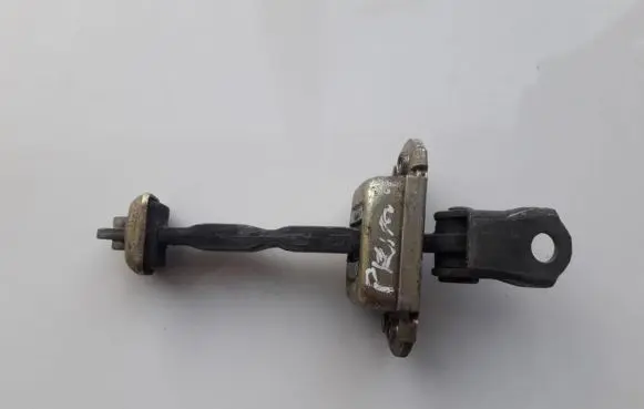 Nissan Primera Front door check strap stopper 