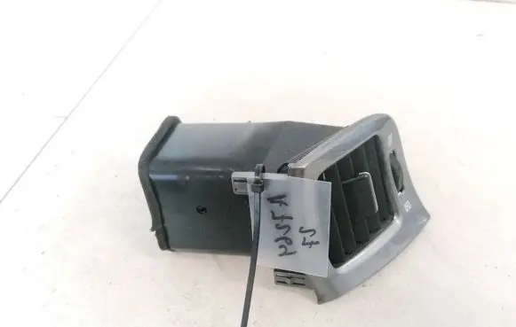 Toyota Avensis Verso Dash center air vent grill 5565044080 55650-44080