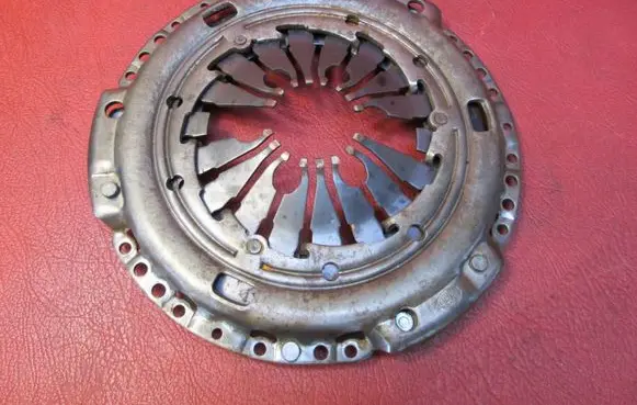 Volkswagen Golf VI Pressure plate 