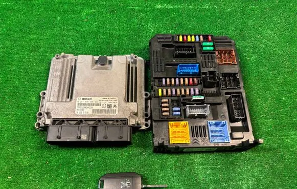 Peugeot Partner III Engine ECU kit and lock set 9818703480 0281035365 9832694380