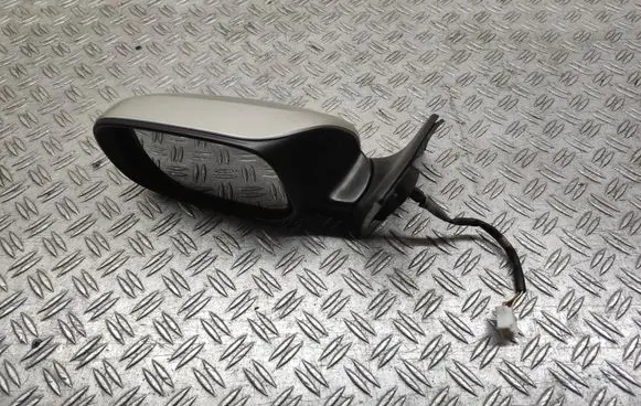 Toyota Avensis T250 Front door electric wing mirror 