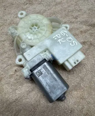 BMW X5 G05 Front door window regulator motor 9450069 C92036105 054000104
