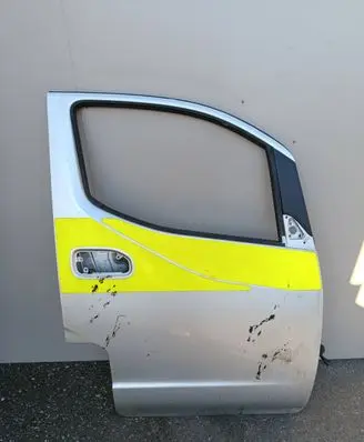 Nissan NV200 Front door