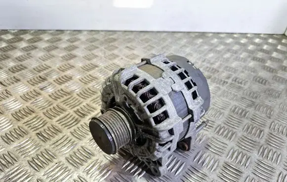 Volkswagen PASSAT B7 Generator/alternator