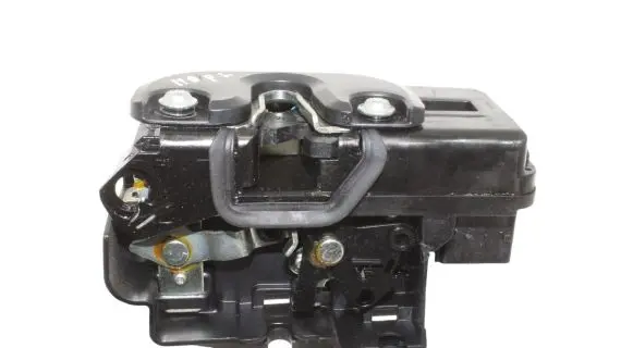 Chevrolet Captiva Coupe door lock (next to the handle) 