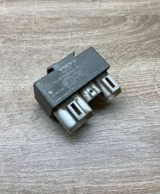 Volvo S40, V40 Coolant fan relay 808999 899995000