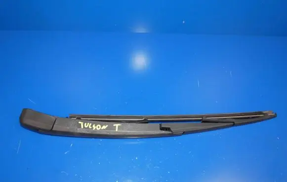 Hyundai Tucson TL Rear wiper blade arm 