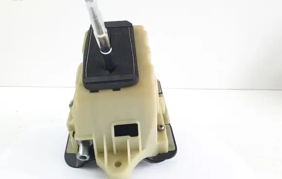 Mercedes-Benz C W204 Gear shifter/selector A2042677524