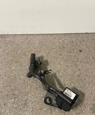 Audi A8 S8 D3 4E Air suspension front height level sensor 4E0616575K 15179200652