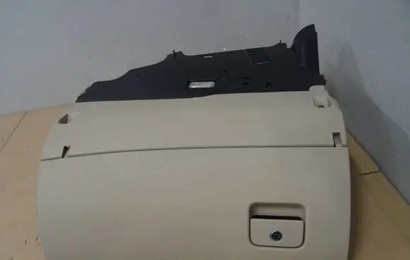 Audi A6 S6 C5 4B Glove box