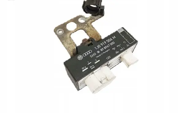 Skoda Fabia Mk2 (5J) Coolant fan relay 1J0919506M