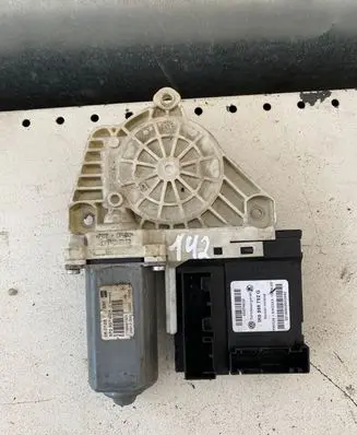 Seat Toledo III (5P) Front door window regulator motor 1K0959792G 05074632 32190605010602