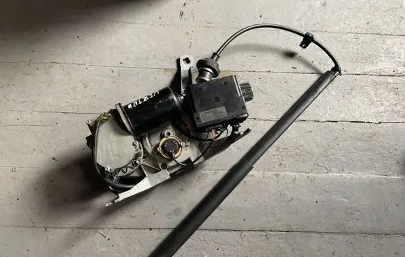 Opel Vectra C Tailgate hydraulic set 13197853