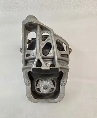 Engine mount bracket