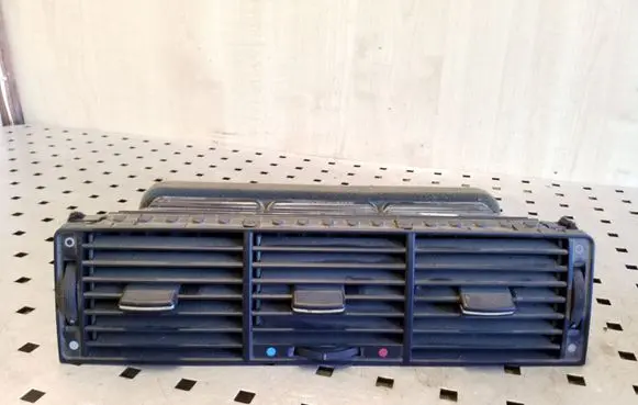 Audi A8 S8 D2 4D Dash center air vent grill 4D0820951 4D0820961