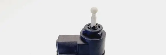 Volkswagen Golf IV Headlight level adjustment motor 1J0941295B