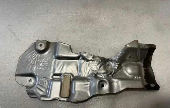 Volvo XC60 Heat shield in engine bay 31492192