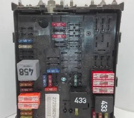 Volkswagen Golf V Fuse module 1K0937124K 272598250