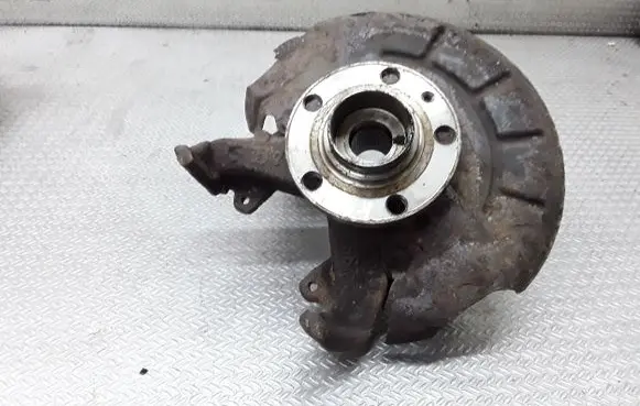 Skoda Fabia Mk1 (6Y) Front wheel hub spindle knuckle