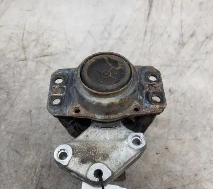 Peugeot Partner Engine mount bracket 9682026780