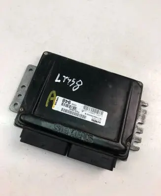 Volvo S40, V40 Engine control unit/module ECU P30614948 S118245002E