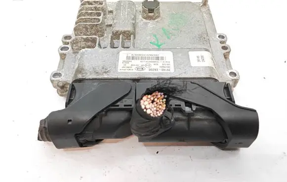 KIA Rio Engine control unit/module 391402A200 28476624 10R041416