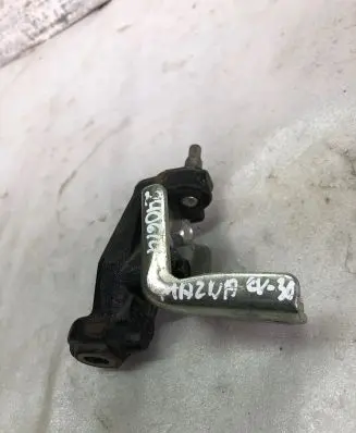 Mazda CX-30 Muffler mount bracket/holder Pe09