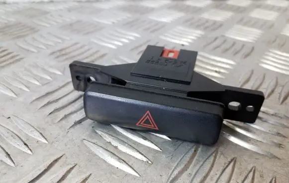 Suzuki Grand Vitara II Hazard light switch SP222