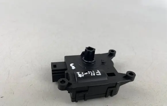 Subaru Forester SJ Air flap motor/actuator T1017826P