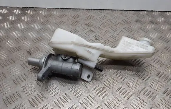 Master brake cylinder