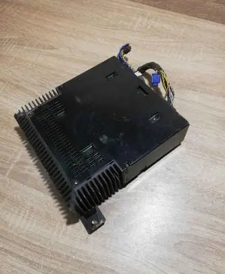BMW 5 E34 Sound amplifier 8360238