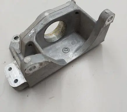 Nissan Leaf II (ZE1) Driveshaft support bearing bracket 171009A070