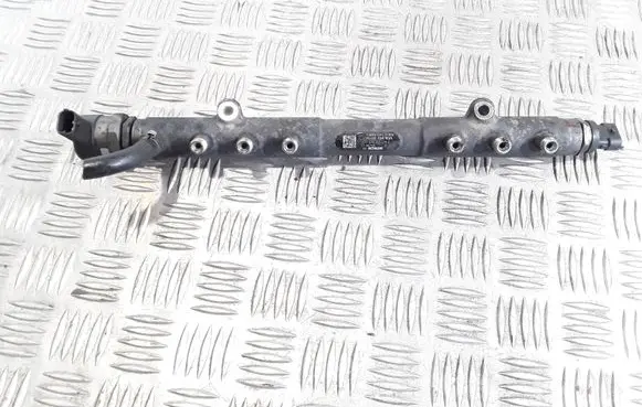 Volvo V50 Fuel main line pipe 30750409 0281002712