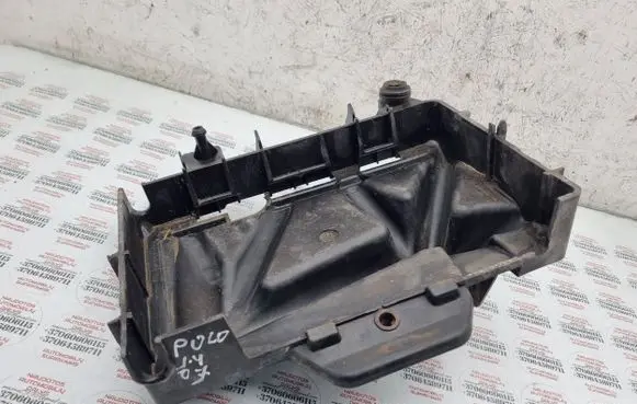 Volkswagen Polo IV 9N3 Battery tray 6Q0915331D