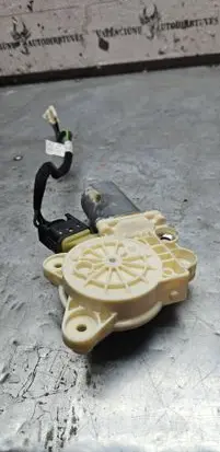 Mercedes-Benz E W211 Front door window regulator motor A2118203042
