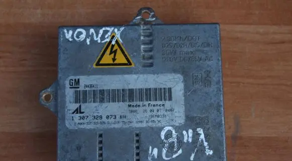 Opel Vectra B Headlight ballast module Xenon 1307329073 24436411 19HM0338