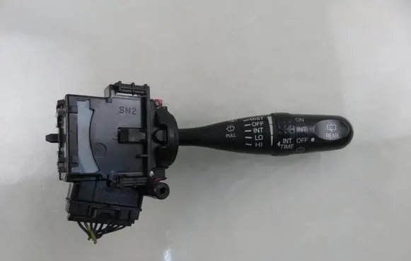 Suzuki Grand Vitara II Wiper control stalk